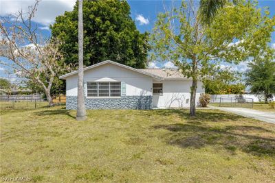 13830 5th Street, House other with 3 bedrooms, 2 bathrooms and null parking in Fort Myers FL | Image 1