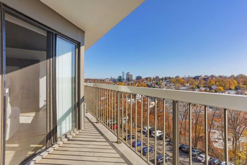 709-500 High Point Dr, Hartsdale, NY, 10530-1167 | Card Image