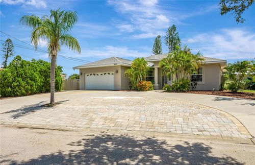 8223 Constance Dr, SARASOTA, FL, 34243-2026 | Card Image