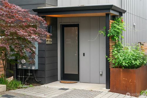 7154 44th Ave S, Seattle, WA, 98118-3810 | Card Image