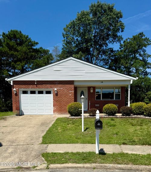 16 Brisbane Ct, Toms River, NJ, 08757-5923 | Card Image