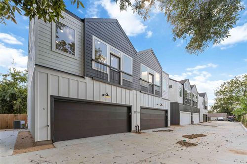 cd-4713 Mallow St, Houston, TX, 77033-4003 | Card Image