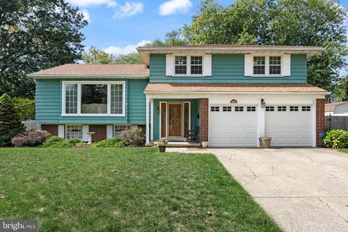 831 Windsor Dr, CINNAMINSON, NJ, 08077-3743 | Card Image
