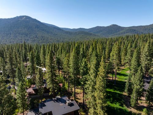 8331 Thunderbird Cir, Truckee, CA, 96161-4324 | Card Image