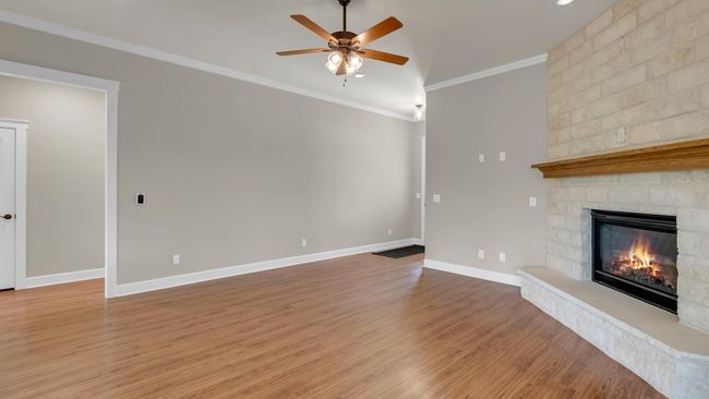 208 Rachel Loop, House other with 3 bedrooms, 2 bathrooms and null parking in Burnet TX | Image 4