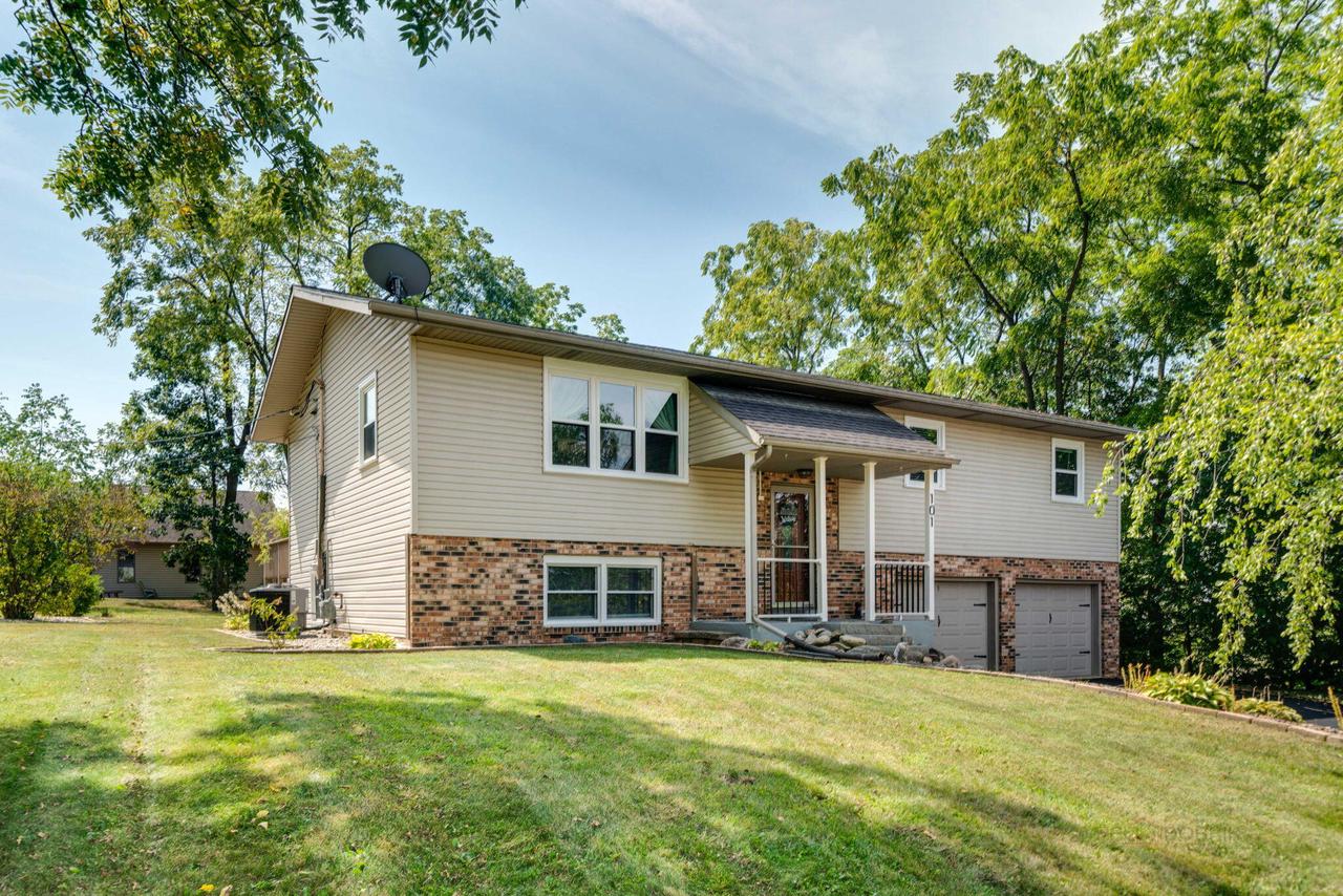Hillcrest Dr, Burlington, WI 53105