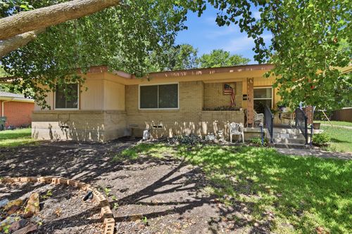 913 Blossom Cir, Garland, TX, 75041-2950 | Card Image