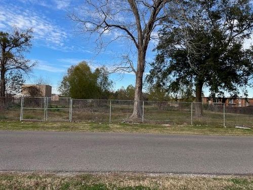 141 Friedrichs Rd, Gretna, LA, 70056-3806 | Card Image