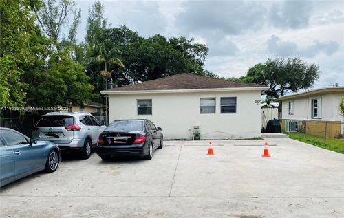 2800 Nw 48th St, Miami, FL, 33142-3524 | Card Image