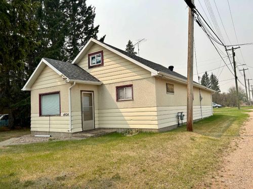 4924 52 St, Innisfree, AB, T0B2G0 | Card Image