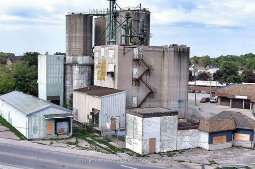 62 Albert St, Strathroy, ON, N7G1V5 | Card Image