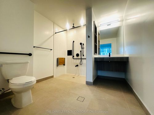 415-2495 Eglinton Ave W, Mississauga, ON, L5M2T2 | Card Image