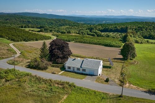 175 Peckville Rd, Shelburne Falls, MA, 01370-9644 | Card Image