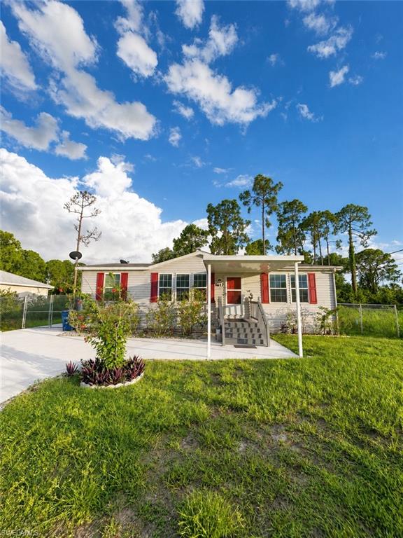 Residential Lease in LEHIGH ACRES