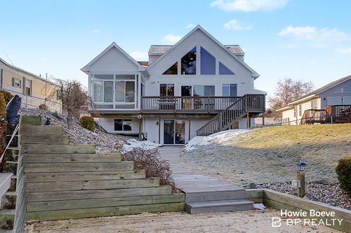 6175 Lakeshore Dr, Newaygo, MI, 49337-9027 | Card Image
