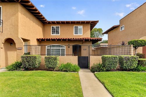 10072 Meadowlark Ave, Fountain Valley, CA, 92708-6818 | Card Image