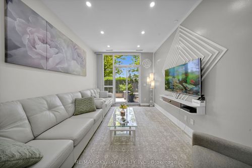 103-6 Sonic Way, North York, ON, M3C0P1 | Card Image