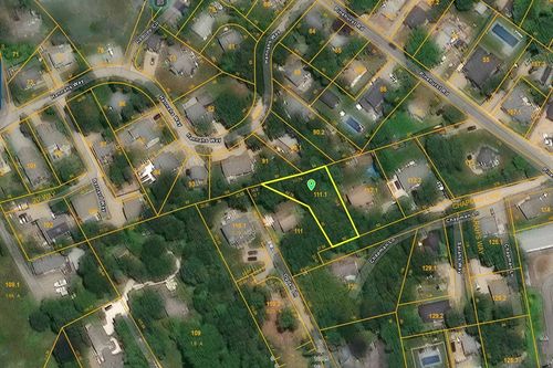 15 Chapman Ln, Edgartown, MA, 02539-7436 | Card Image