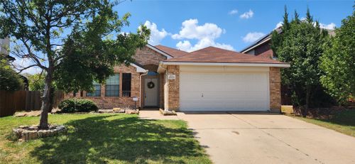 2828 Gardendale Dr, Fort Worth, TX, 76120-5653 | Card Image