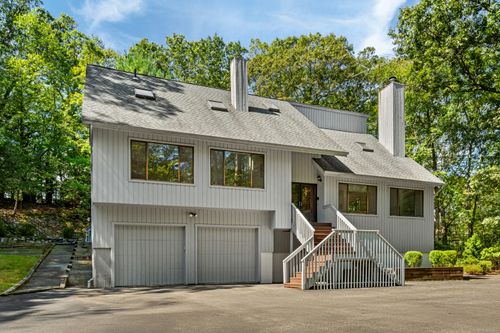 100 Old Mill Ln, Stamford, CT, 06902-1027 | Card Image