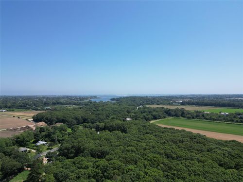 60 Scuttle Hole Rd, Water Mill, NY, 11976-2518 | Card Image
