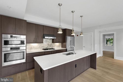 302-2225 California St Nw, WASHINGTON, DC, 20008-3935 | Card Image