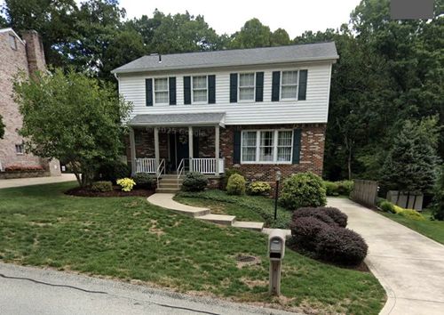 111 Brandywine Dr, Irwin, PA, 15642-9221 | Card Image