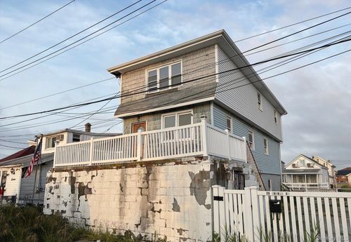 20 Church St, Howard Beach, NY, 11414-3933 | Card Image