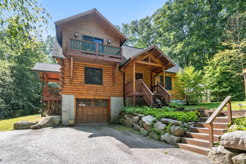 Chocolog Rd, Uxbridge, MA 01569