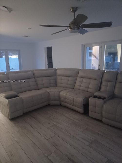 0-12844 Sw 256th Ter, Homestead, FL, 33032-6924 | Card Image
