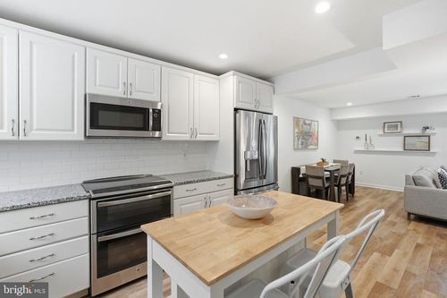 34-8901 Battery Pl, BETHESDA, MD, 20814-2638 | Card Image