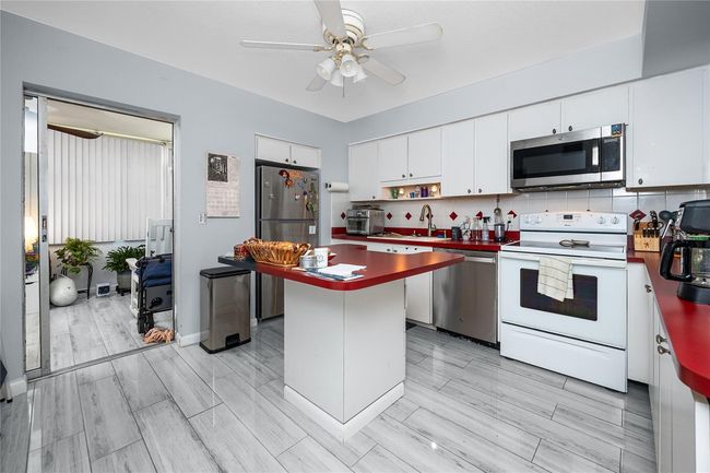 APT-109 - 211 Pasadena Ave N, Condo with 2 bedrooms, 2 bathrooms and null parking in ST PETERSBURG FL | Image 18