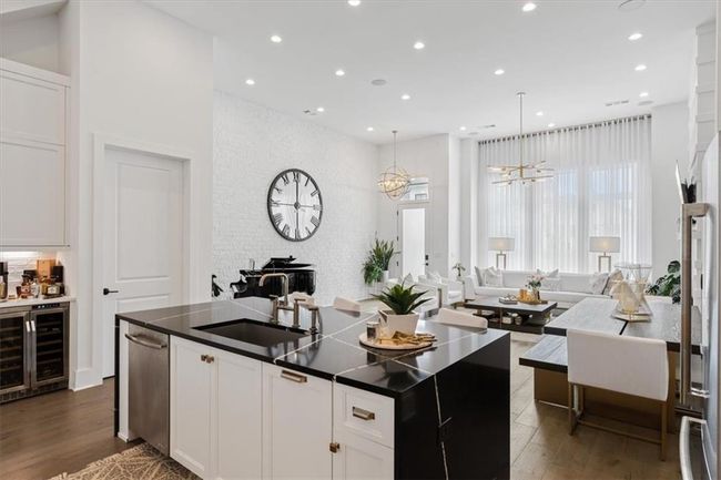 6640 Avis Walk, Townhouse with 3 bedrooms, 3 bathrooms and null parking in Alpharetta GA | Image 15