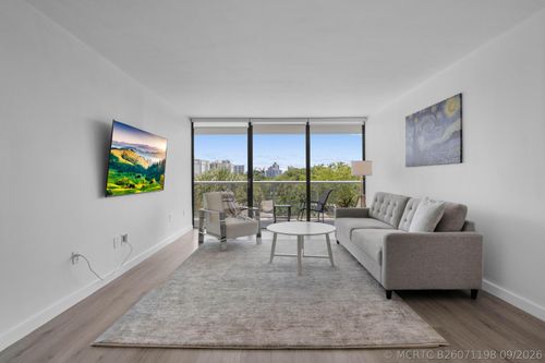 404-3701 N Country Club Dr, Aventura, FL, 33180-1717 | Card Image