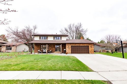 3701 Fairway Rd N, Fargo, ND, 58102-1222 | Card Image