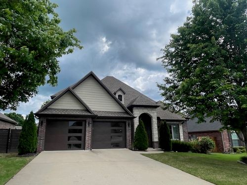 1668 S Sag Harbor Ave, Fayetteville, AR, 72701-5880 | Card Image