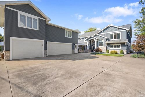 1965 E 765 S, Wolcottville, IN, 46795-9292 | Card Image