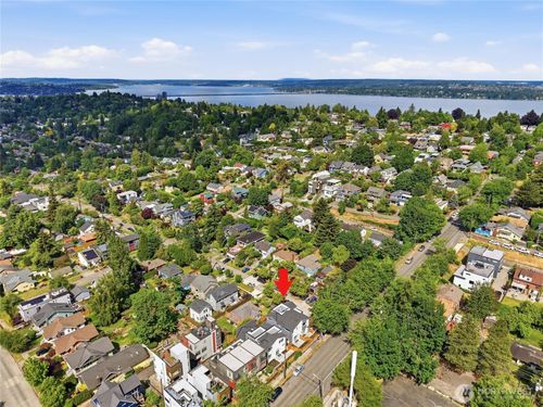 1401 29th Ave, Seattle, WA, 98122-3201 | Card Image
