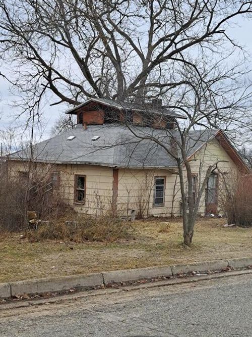 939 Sundberg Street, Cadillac, MI, 49601 | Card Image