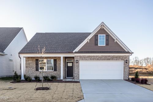 215-32 Quilting Dr, Benson, NC, 27504-9445 | Card Image