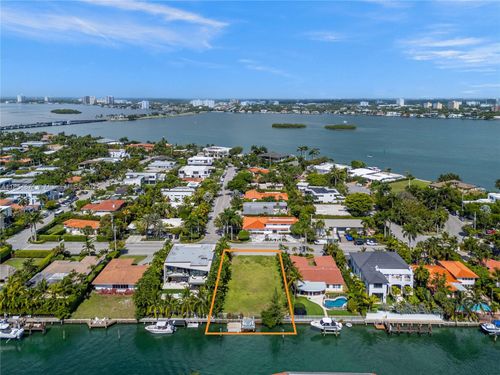 10201 E Broadview Dr, Bay Harbor Islands, FL, 33154-1124 | Card Image