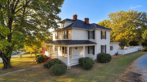 624 Peaks St, Bedford, VA, 24523-1415 | Card Image