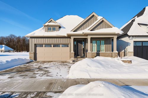 4 Page St, Pelham, ON, L3E0G7 | Card Image