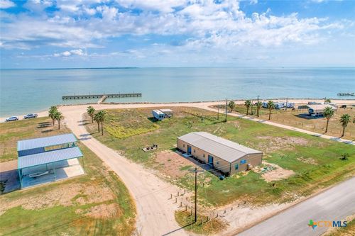 1233 N Ocean Dr, Port Lavaca, TX, 77979-5896 | Card Image