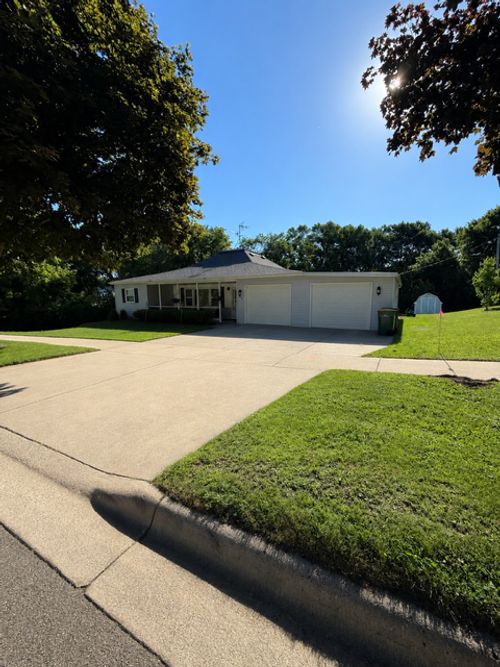 109 S Griffin St, Lakefield, MN, 56150-9458 | Card Image