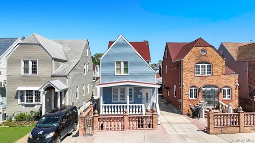 9411 210th St, Queens Village, NY, 11428-1524 | Card Image