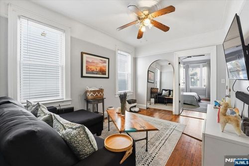 21 Myrtle Ave, Jersey City, NJ, 07305-4320 | Card Image