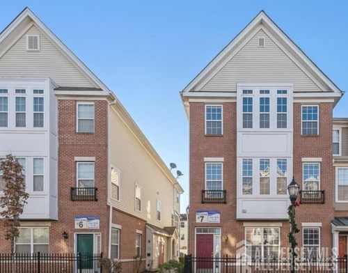 b-24 Roosevelt Ave, Carteret, NJ, 07008-2425 | Card Image