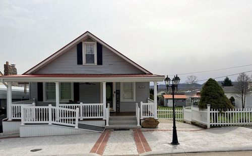 2114 Russell Ave, West Portsmouth, OH, 45663-6245 | Card Image