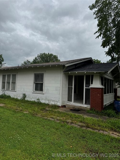 518 S Wood Ave, Hominy, OK, 74035-4556 | Card Image